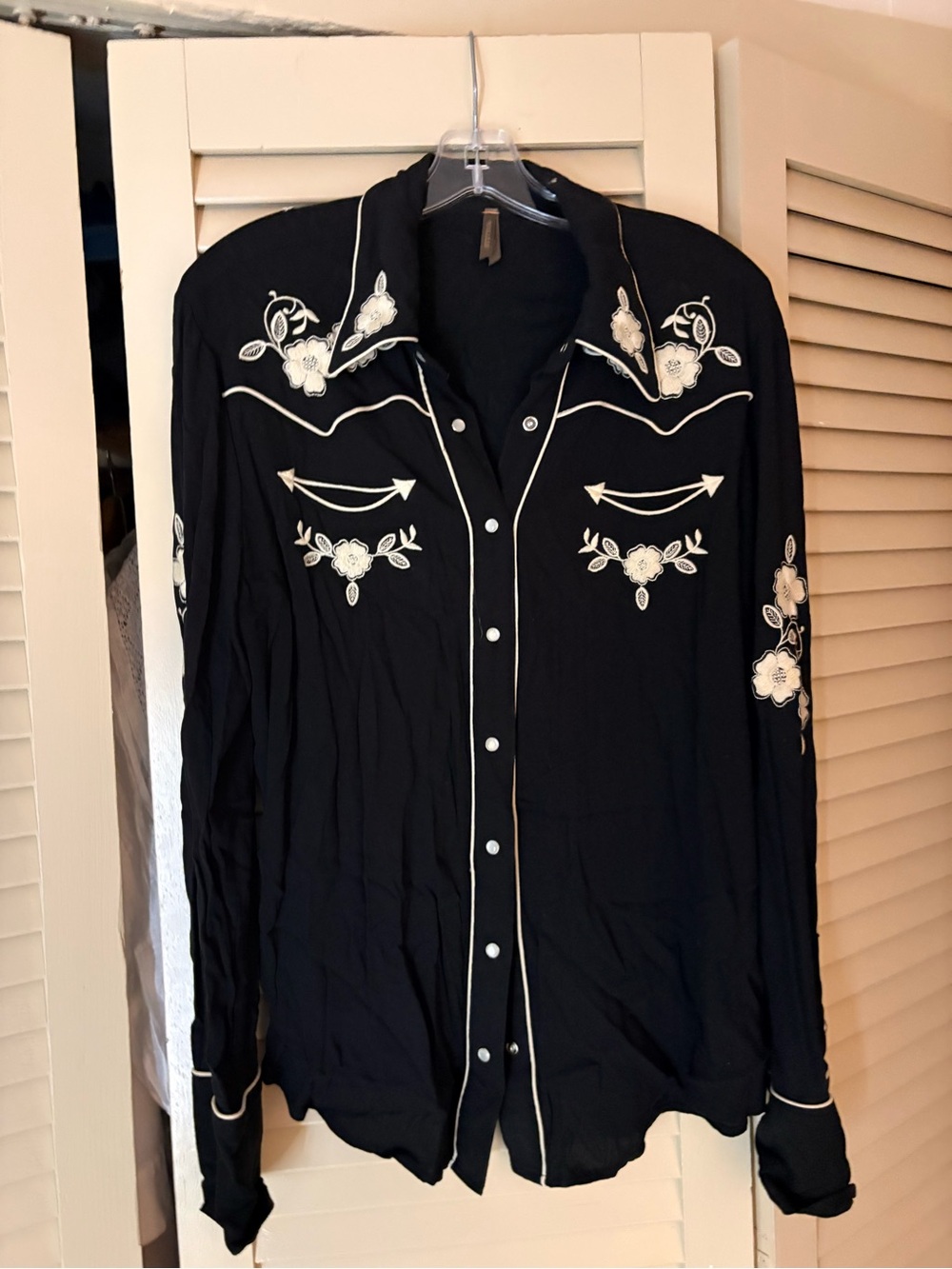Embroidered Western-Style Black Button-Up Shirt with White Floral embroidery